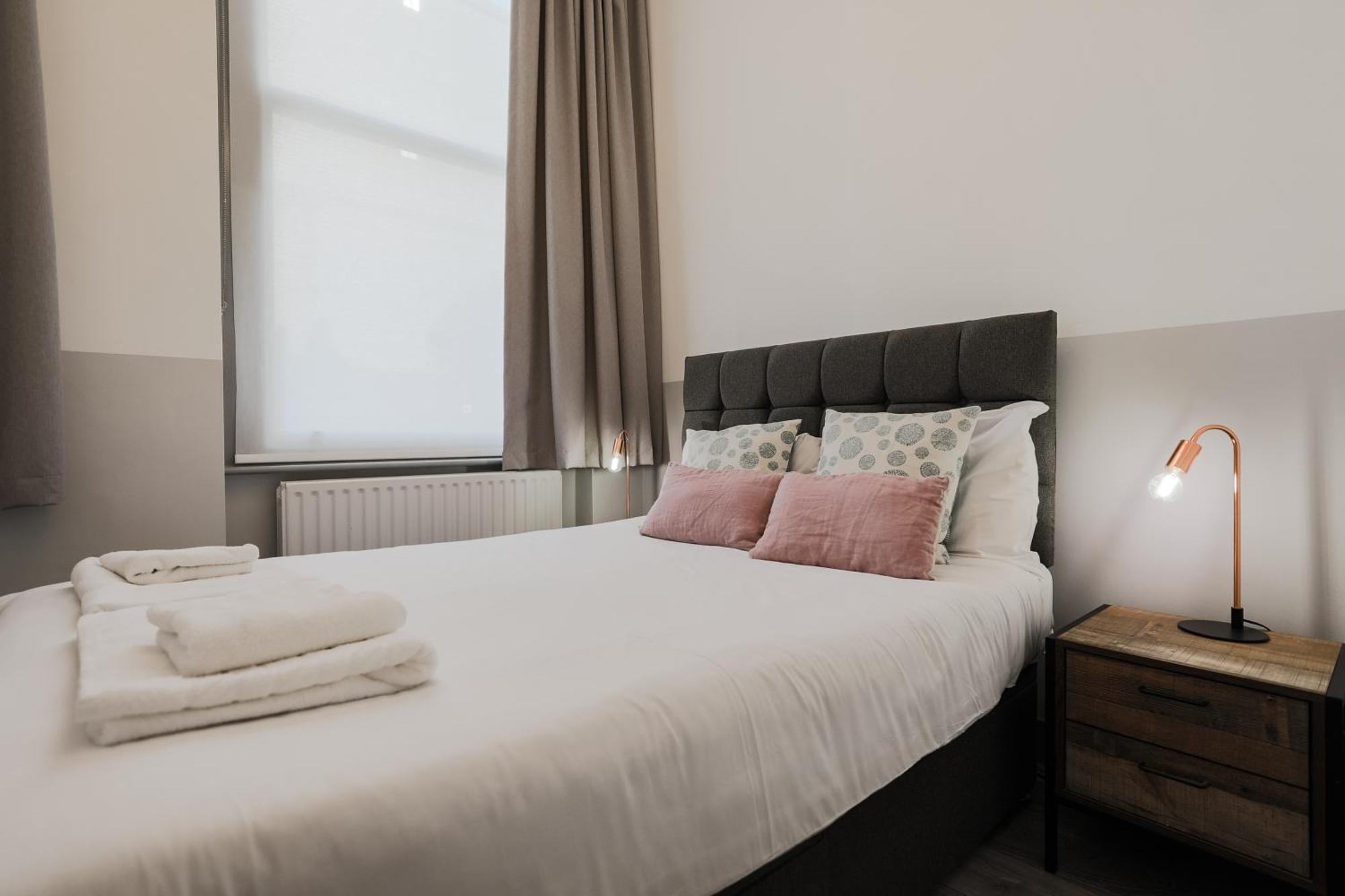 Modern Kensington Apartments Londra Oda fotoğraf